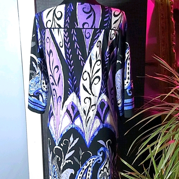 Three quarter sleeved dress - Picture 8 of 16